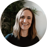 Melanie Schneider headshot